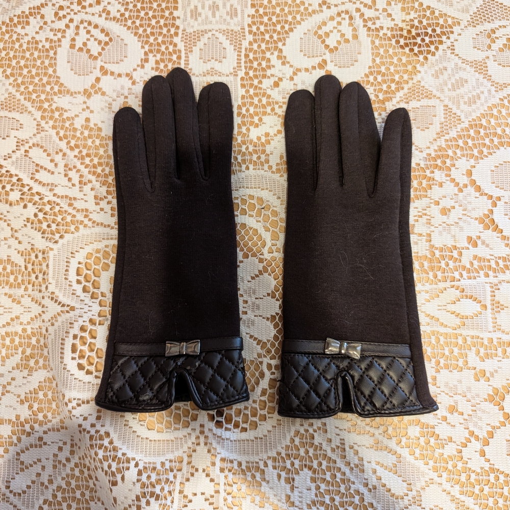 Brown Quilted Bow Gloves